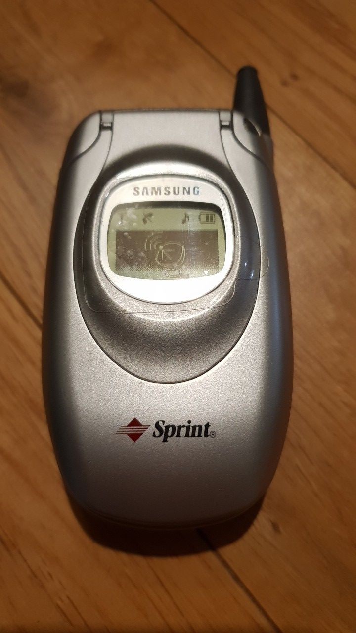 Samsung SPH-A500 basic cell phone + extended battery - SPRINT