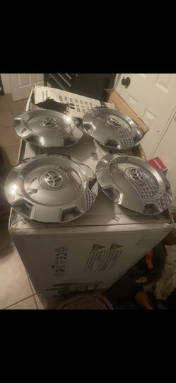 Toyota Tundra OEM wheel Caps