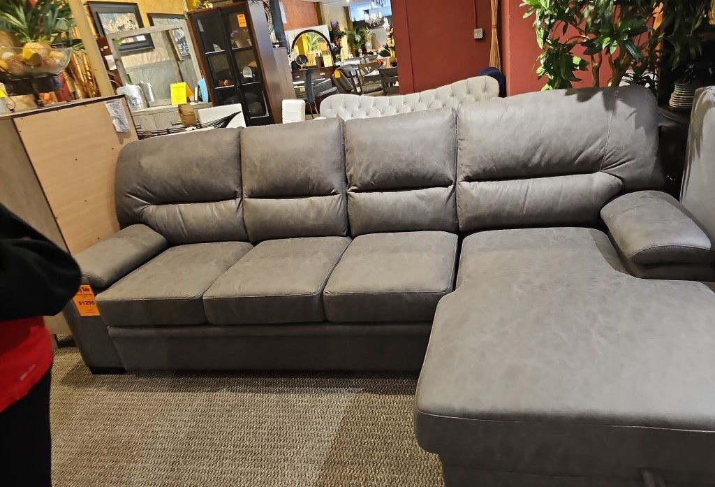 Sectional With PULL OUT BED ON Bottom