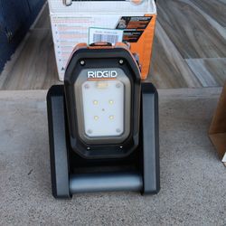 LIGHT RIDGID 18V TOOL ONLY