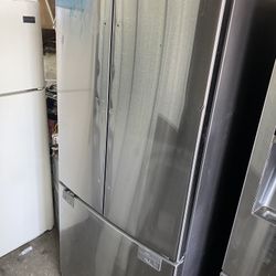 SAMSUNG REFRIGERATOR