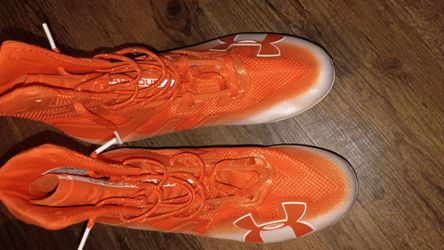 NEW UNDER ARMOUR HIGHLIGHT MC FOOTBALL SPIKES CLEATS MENS SIZE 11