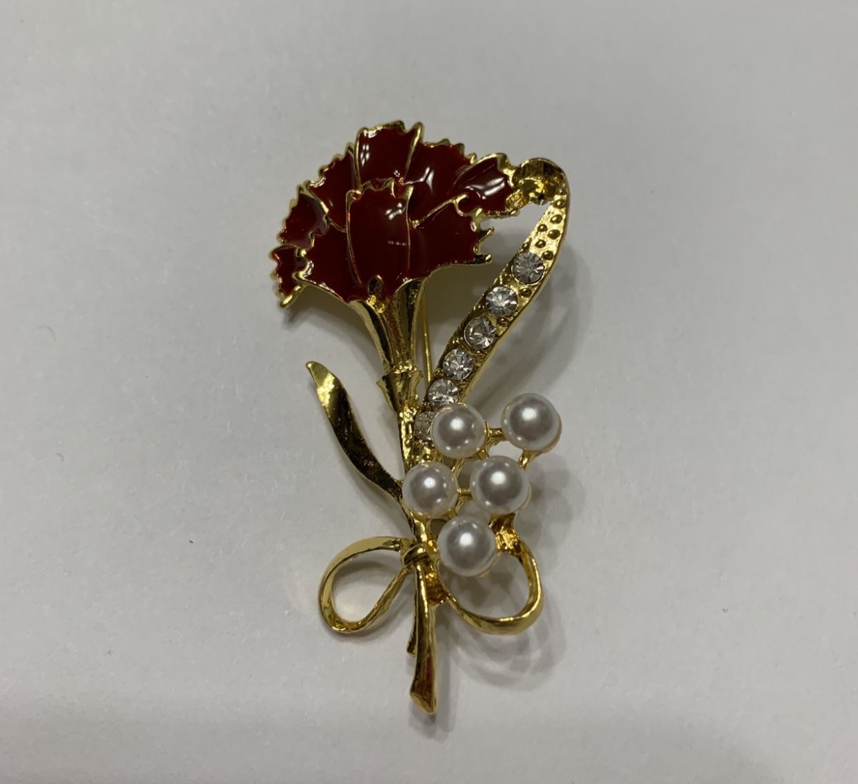 Carnation pearl brooch