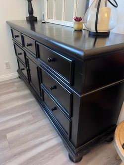 Dresser