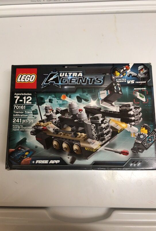 LEGO Ultra Agents Tremor Track Infiltration