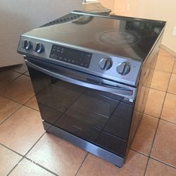 Samsung Electric Slide-In Range with Wi-Fi