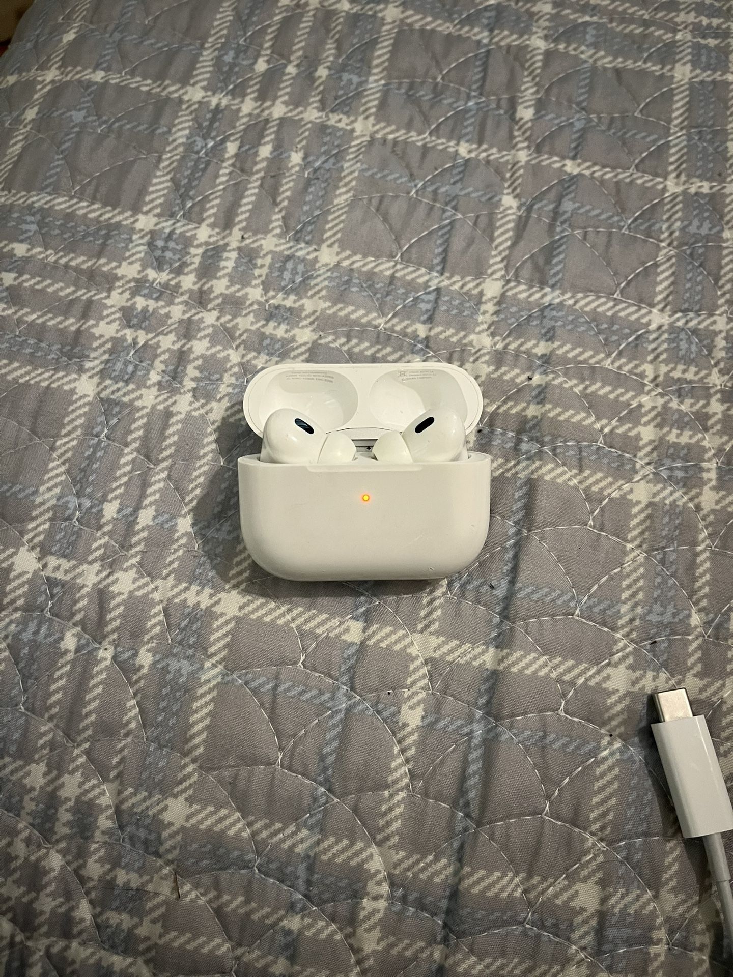 Apple AirPods Pro and Apple Watch SE