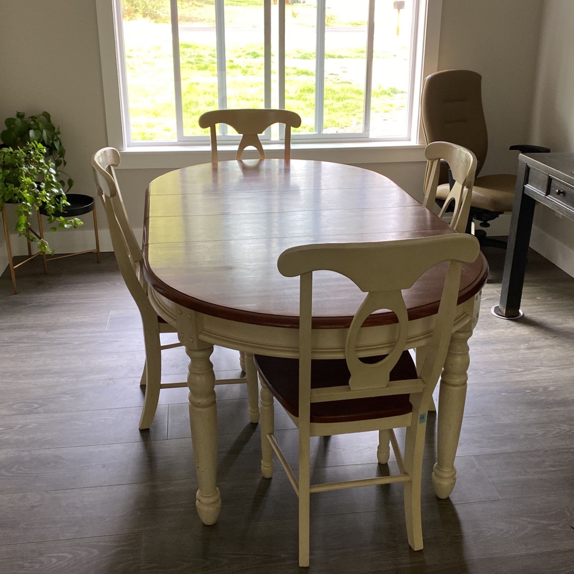 Dining table With Chairs