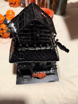 Halloween Decoration . Metal Haunted House, Metal Pumpkin Candle Holder, Skeleton Hand Candle Holder, Metal Candle Holder, Skull Candle