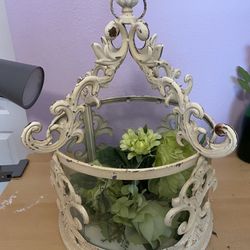 New Laurie’s Fine Home Furshings Metal Decorative Accent/ Table Decor With Flowers