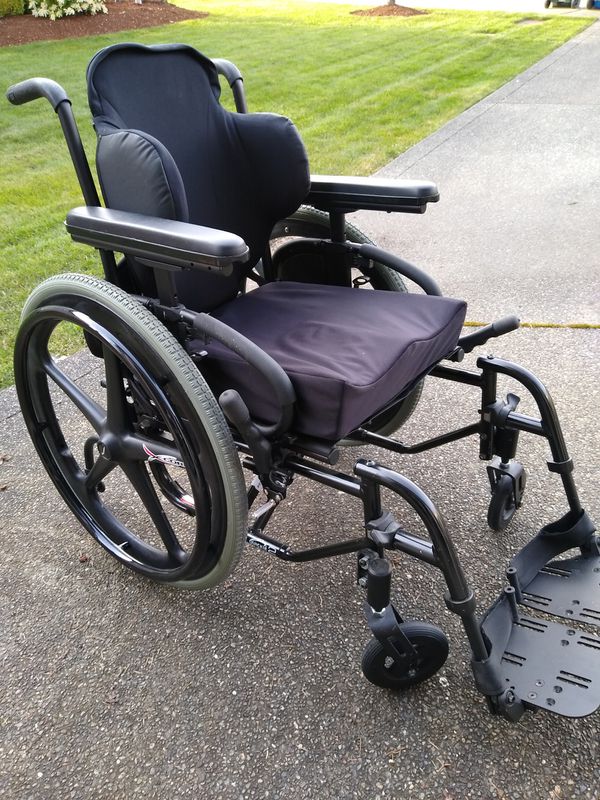 Quickie 2 small adult teen wheelchair for Sale in Bonney 