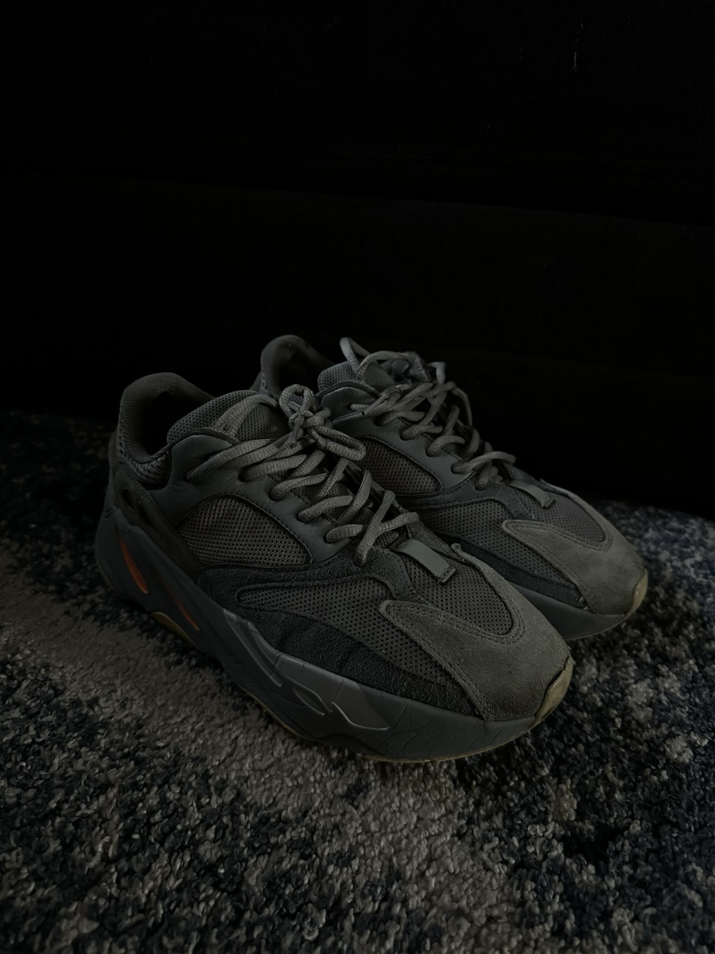 yeezy 700
