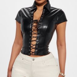 Fashion Nova Thrilling Babe Lace Up Top 🔥 