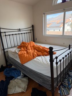 Queen iron bed