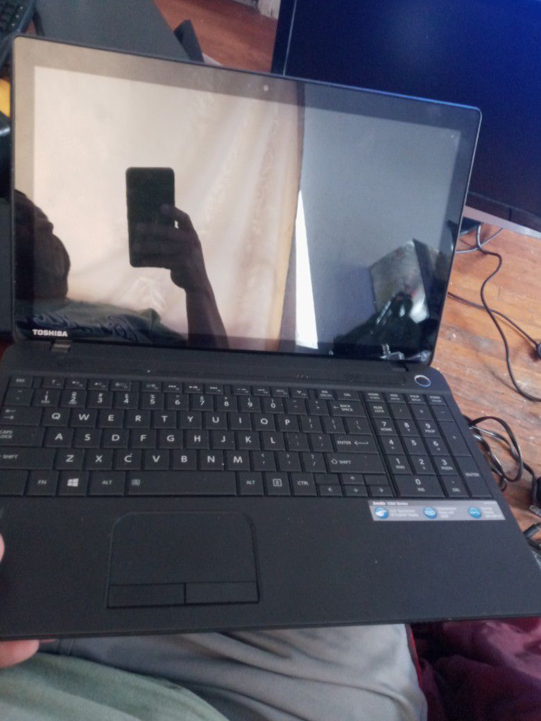 Lenovo I3 Touchscreen laptop for Repair