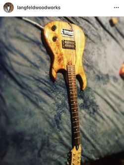 Electric guitar