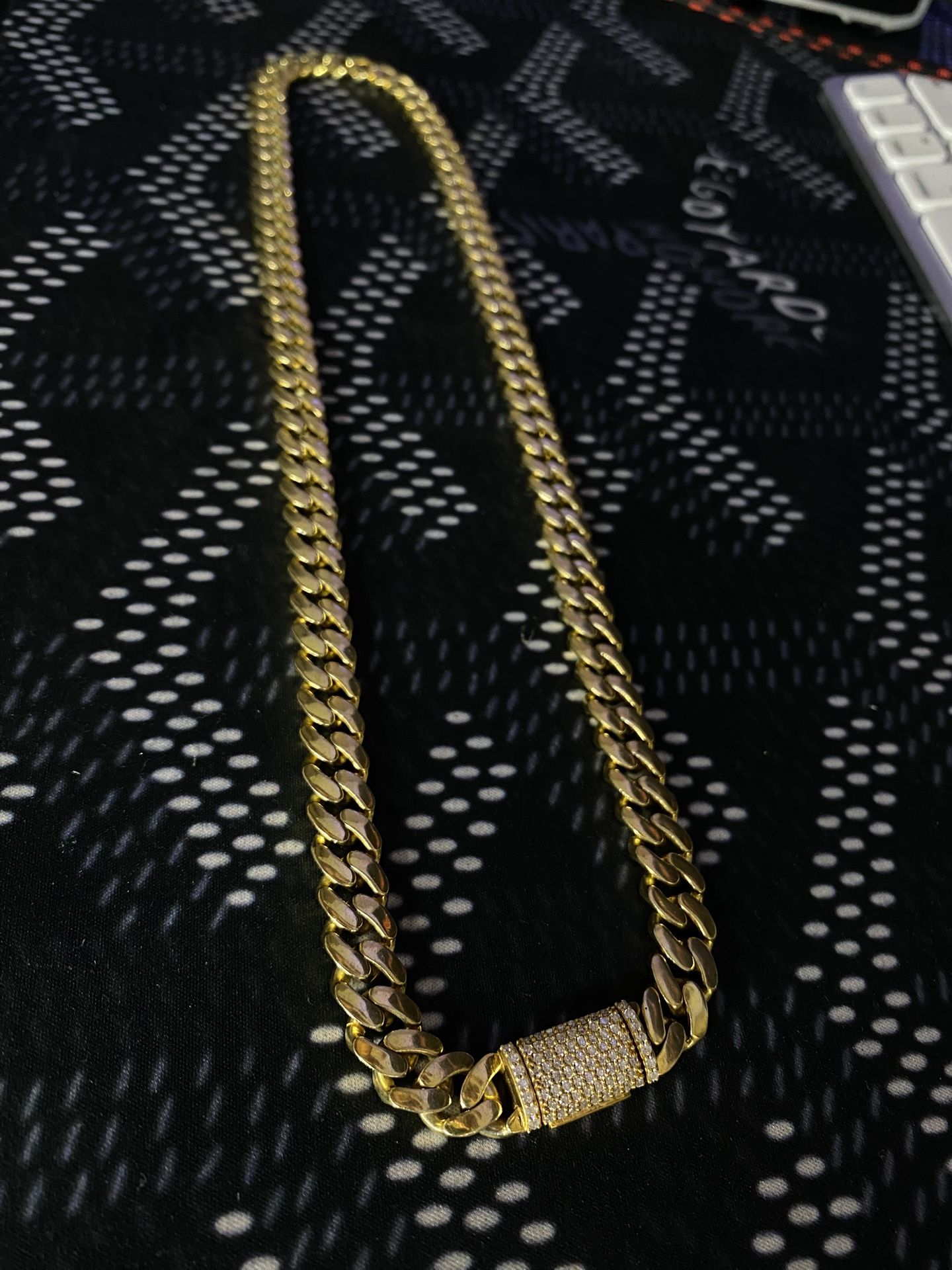 12MM 24” Vvs Clasp