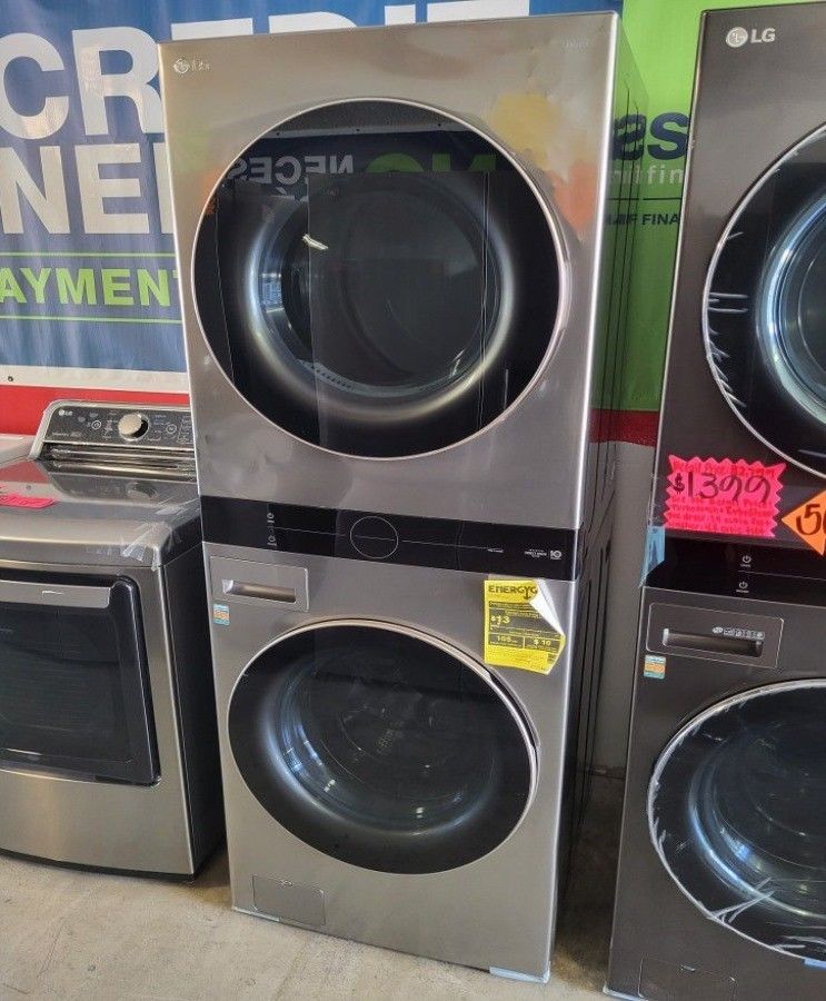 LG ThinQ WashTower Single Unit Front Load Washer 4.5 Cubic Feet Dryer 7