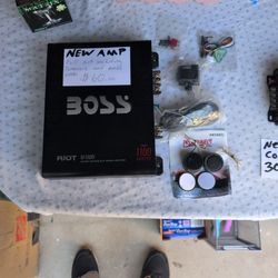 Boss R1100M  Watt Riot Amplifier With Bass Knob And Tweeters 