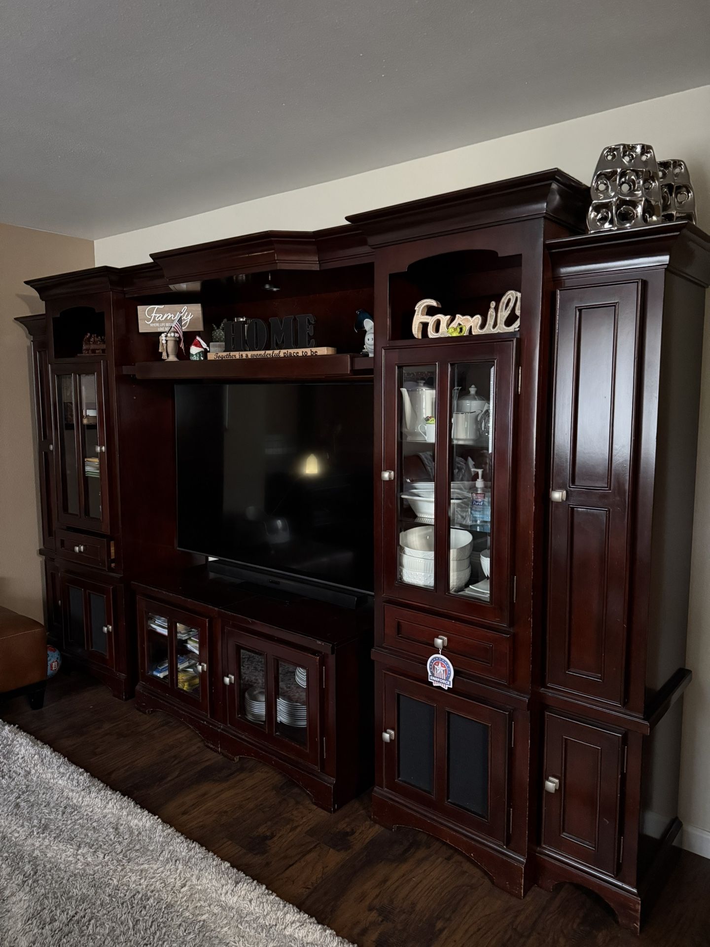 entertainment cabinet “ Wall Unit “