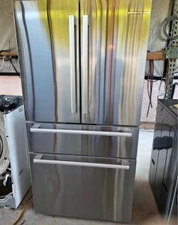 Bosch 800 Series French Door Refrigerator - Stainless Steel