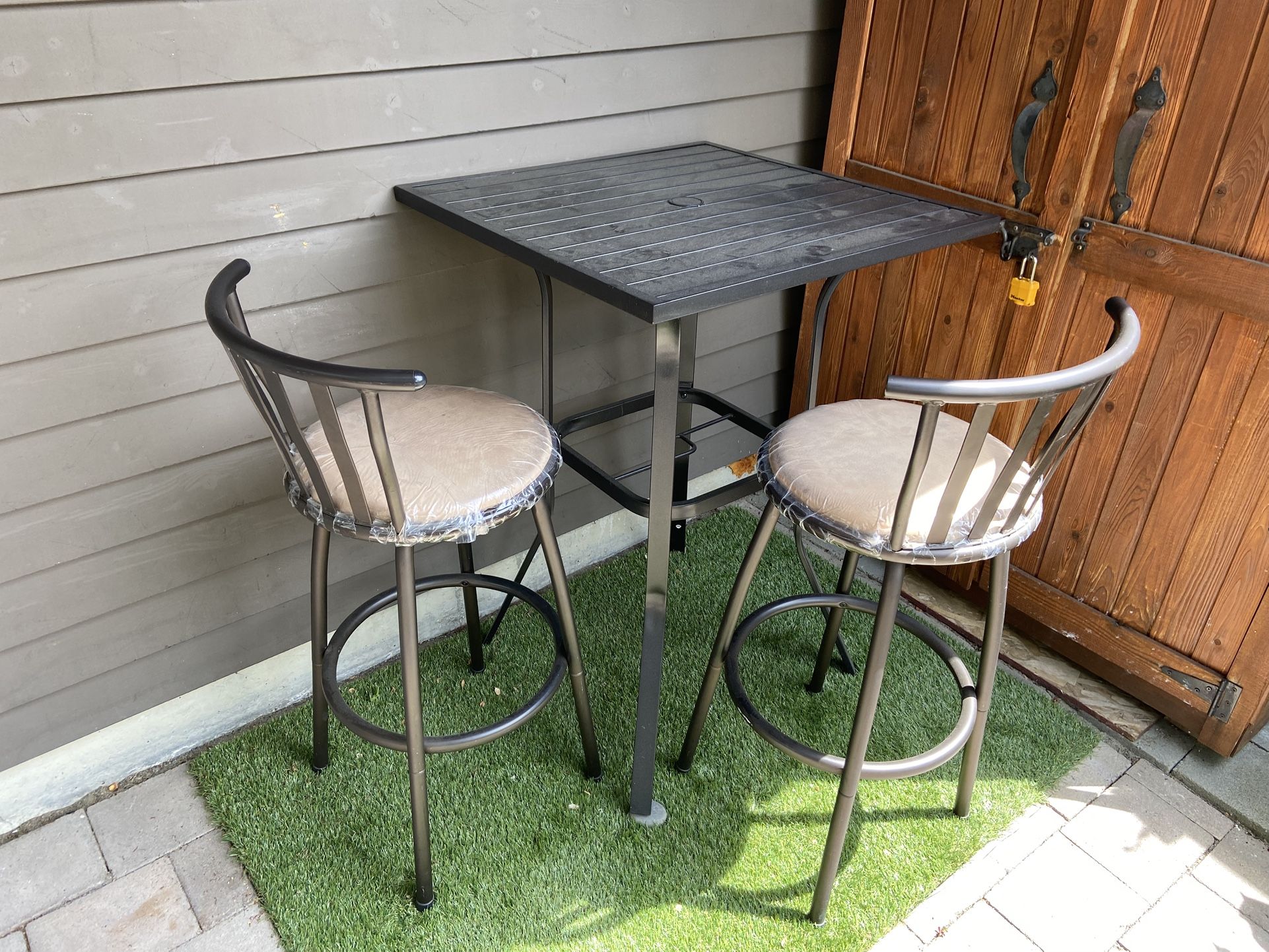 Patio Bistro Set 2 Stools + Table