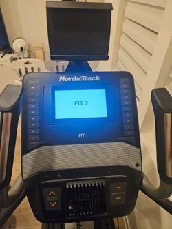 Nordictrack elite 10.9i elliptical in great condition