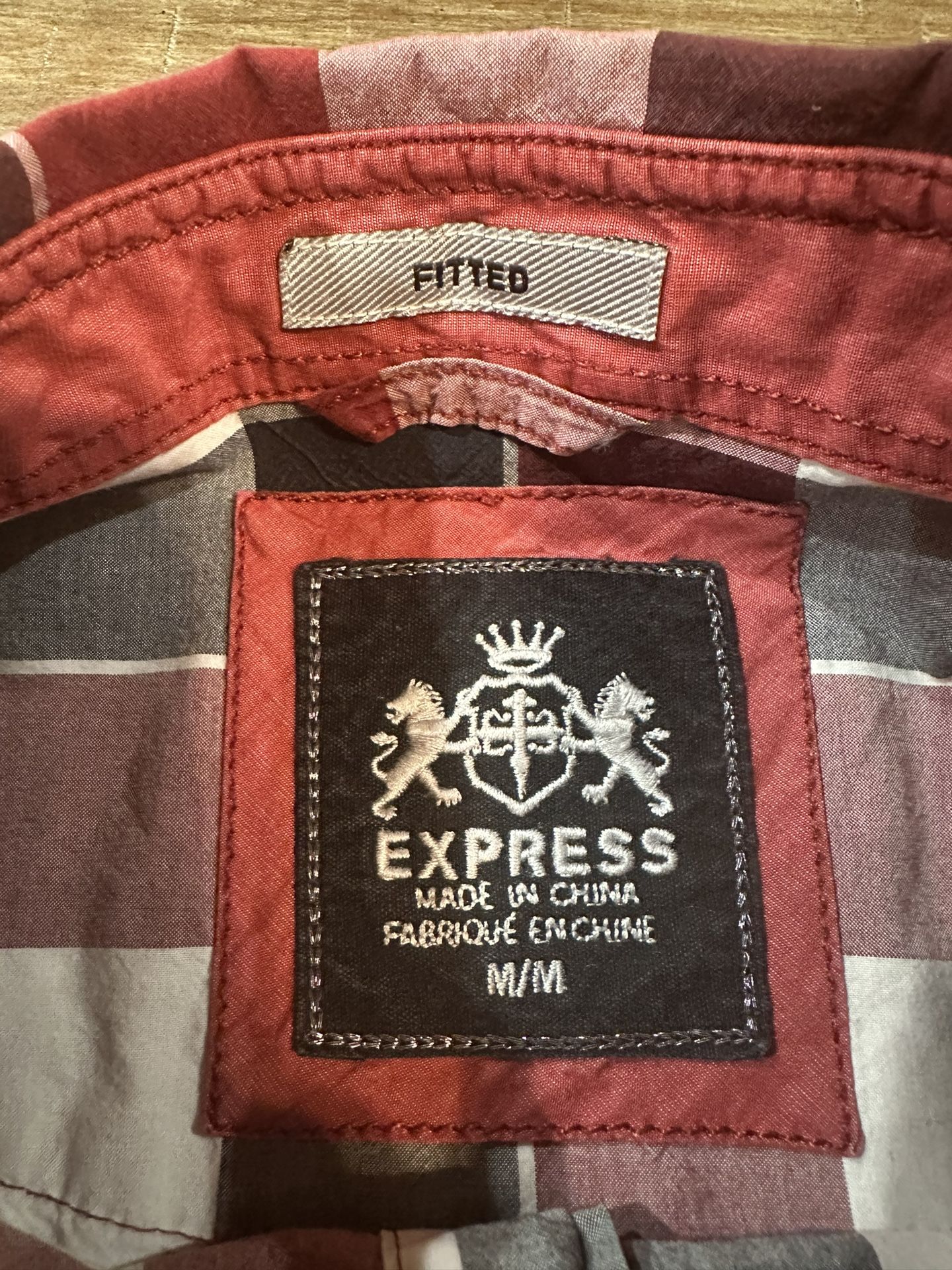 Express Men's Maroon/ White Plaid Button Up Fitted Shirt Size M Front Pockets