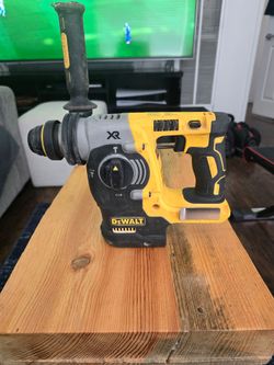 Dewalt Used Good condition. Cosmetic scratches.
-Fully functional
