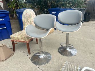 FREE FURNITURE AND APPLIANCES
