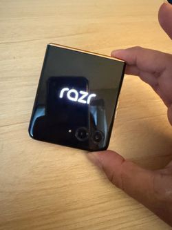 2025 Motorola Razr +