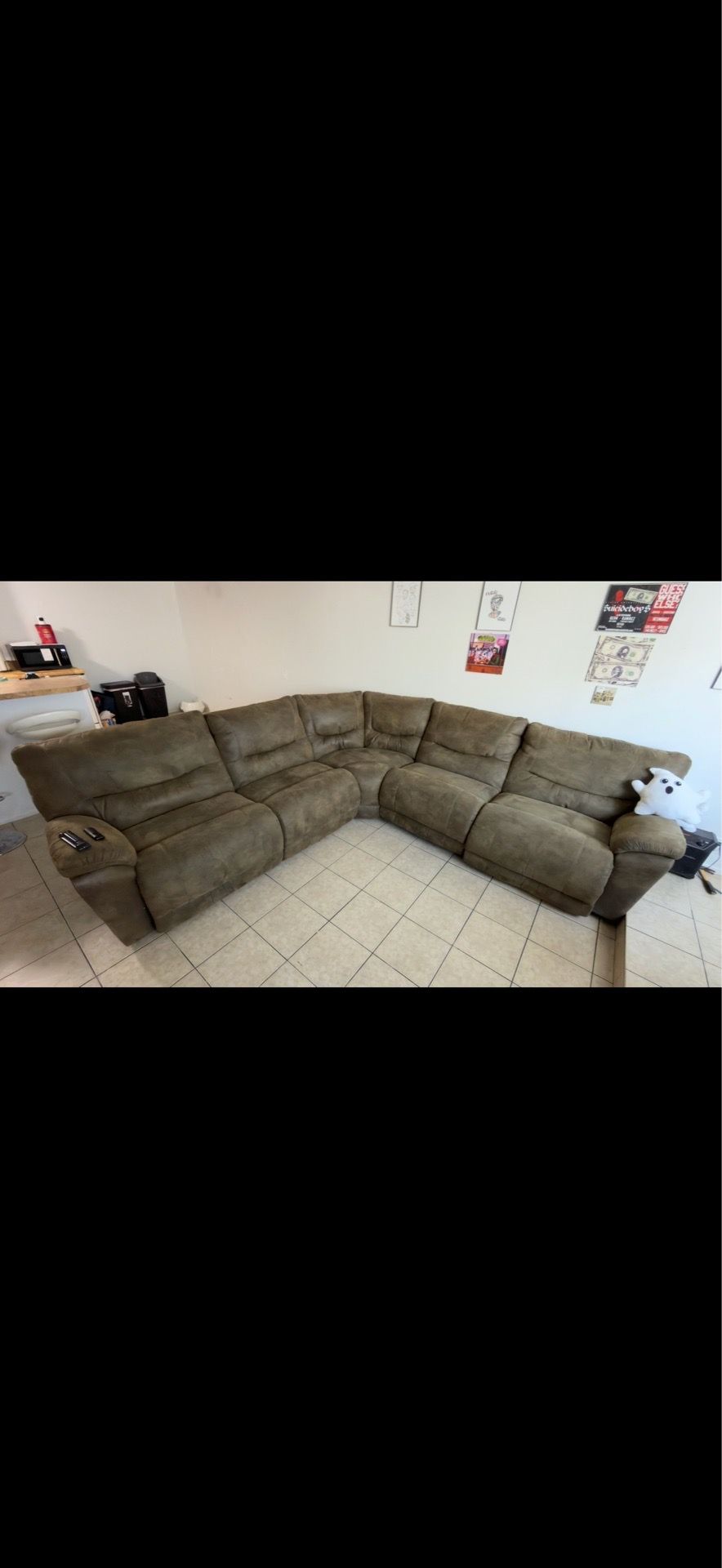 Power reclining Sectional