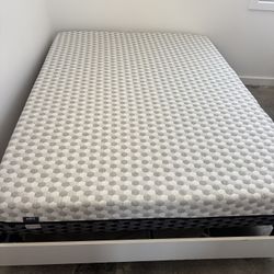 Layla Queen Mattress and Bed Frame 