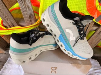 Qc running shoes