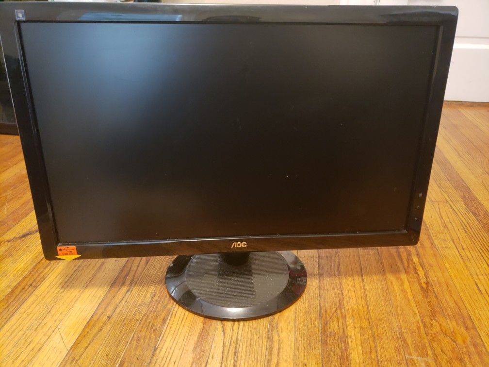 24" 1080p HD Lcd monitor.