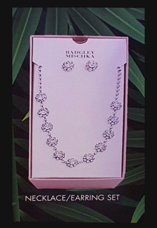 New! Badgley Mischka Silver Floral Necklace Set