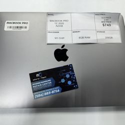 MacBook Pro 13” (256GB SSD, 8GB RAM, M1)
