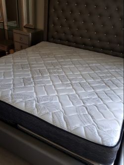 NEW KING PLUSH PILLOW TOP MATTRESS WITH BOX SPRING