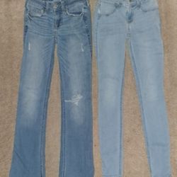 HOLLISTER BUNDLE, 2 PAIR OF LOW-RISE JEANS.