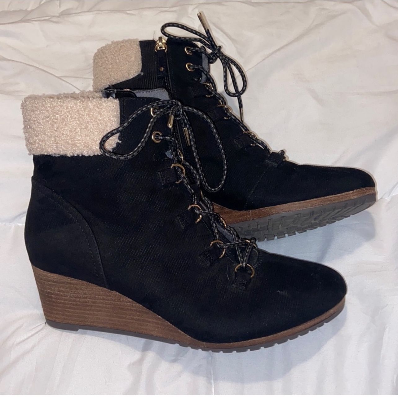 Dr. Scholl’s Sherpa Wedge Bootie size 10
