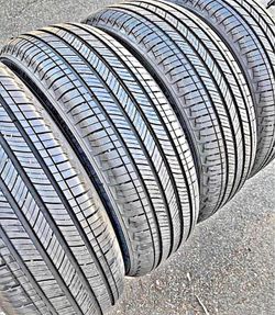 225/60/18 Michelin đđ Vendo un set de llantas con 80% de vida las 4 đđ