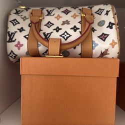 LV …Gucci… louboutin.. YSL