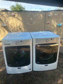 Front loader Maytag electric washer and dryer