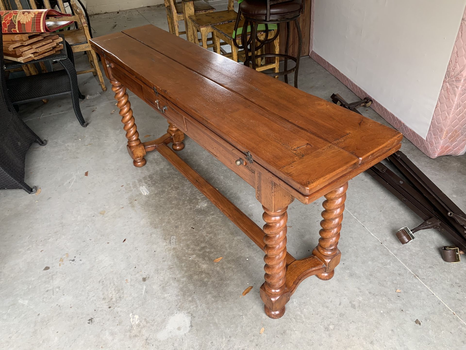 Beautiful Console Entry Table