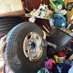 2002 8lug Silverado 2500 Wheels And Tires Only 3 