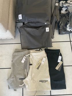 ESSENTIALS SHORTS
