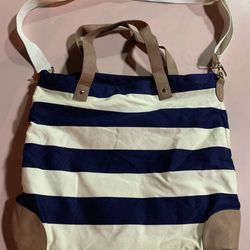 Canvas tote bag (18 x 16) with zippered closure and removable shoulder strap 