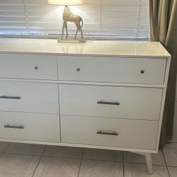 Bonita Cajonera De 6, Limpia Y Muy Bien Cuidada