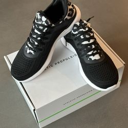 APL Techloom Tracer Women’s Size 8