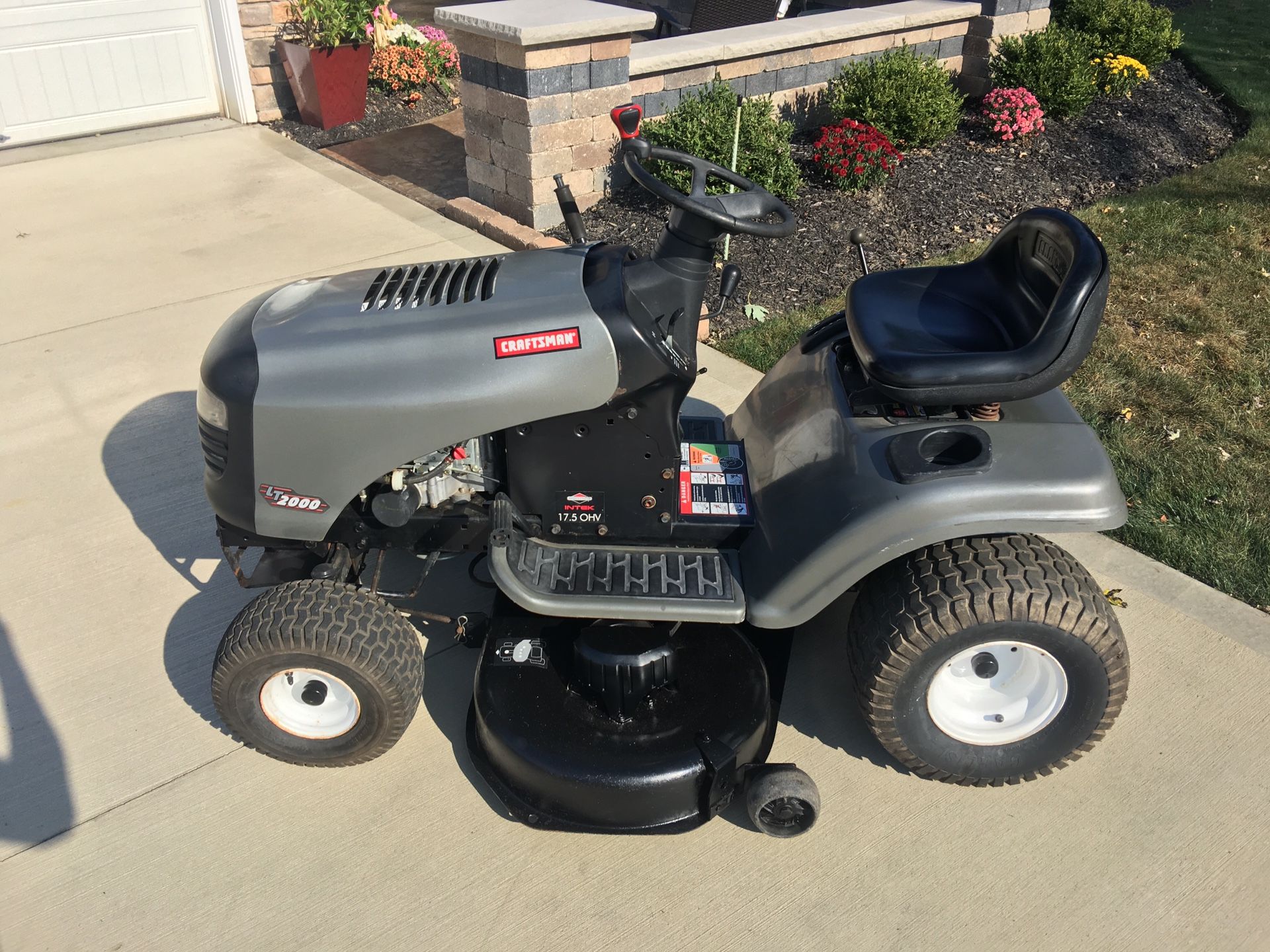 Craftsman riding lawn mower Tractor